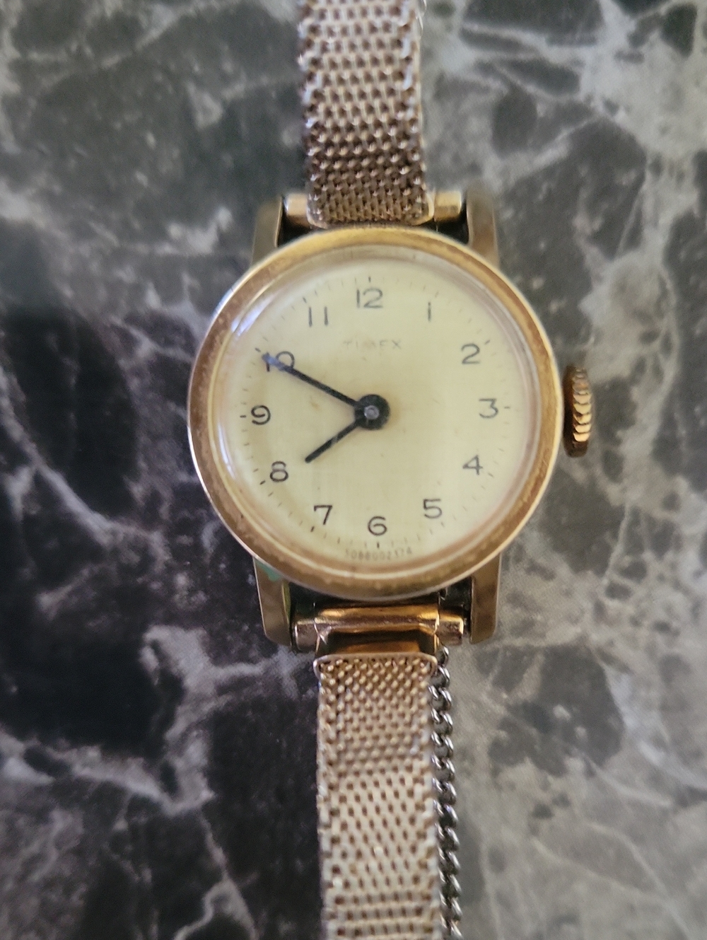 Vtg. 1974 Timex Cavatina Dainty Gold Tone W/ Marked TWISTOFF Hong Kong Band